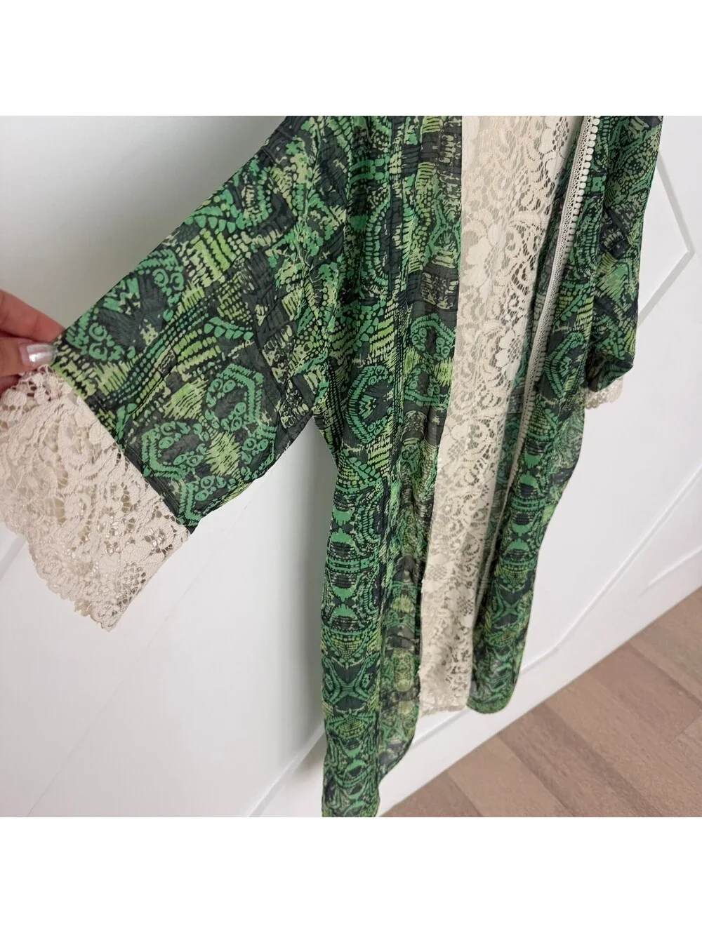 Maaji Green and Beige Lace Sheer Beach Vacation Kimono XS